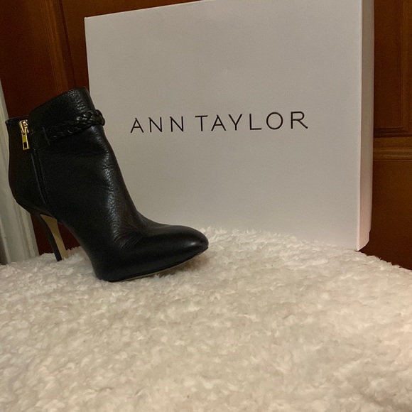 Ann Taylor Shoes - Ann Taylor Bootie